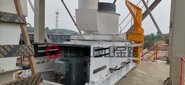 錘破、對輥破、立軸沖擊破三種制砂設備優(yōu)劣對比